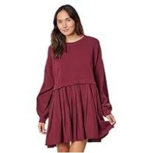 35.  NWT Ugerlov Burgundy Ruffled Tiered Dress size L